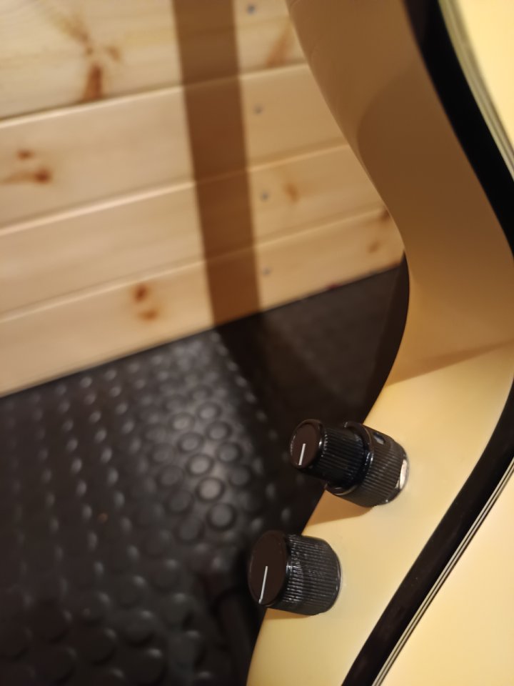 Guitarra Guild Songbird Thinline