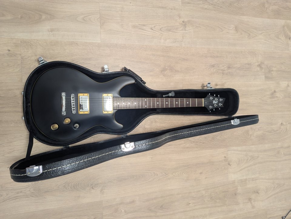 Cort M520 + Estuche de segunda mano · Foto 3 de 4 · Barcelona · 270 €