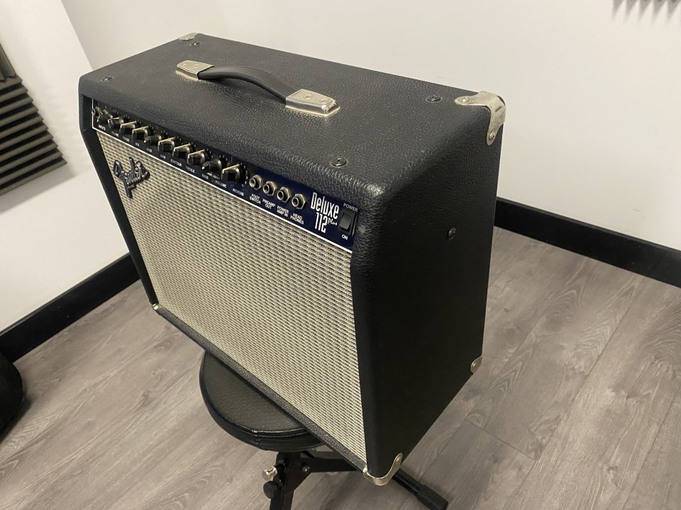 Combo Fender 112 deluxe plus