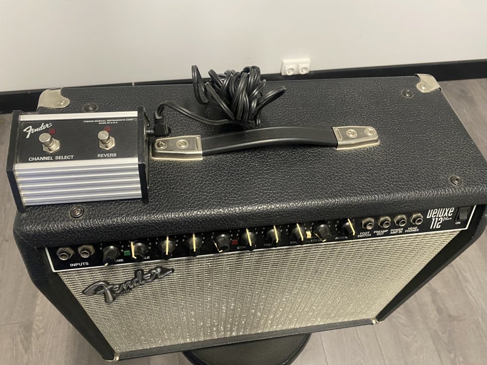 Combo Fender 112 deluxe plus