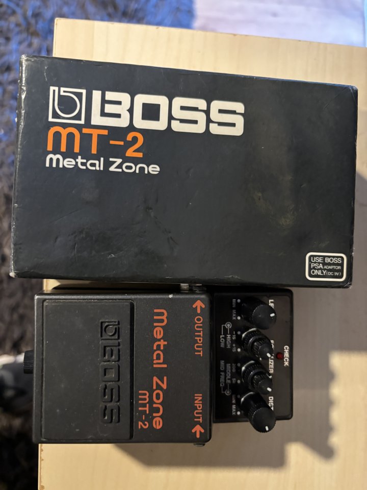Pedal guitarra Boss Metal Zone de segunda mano · Barcelona · 60 €