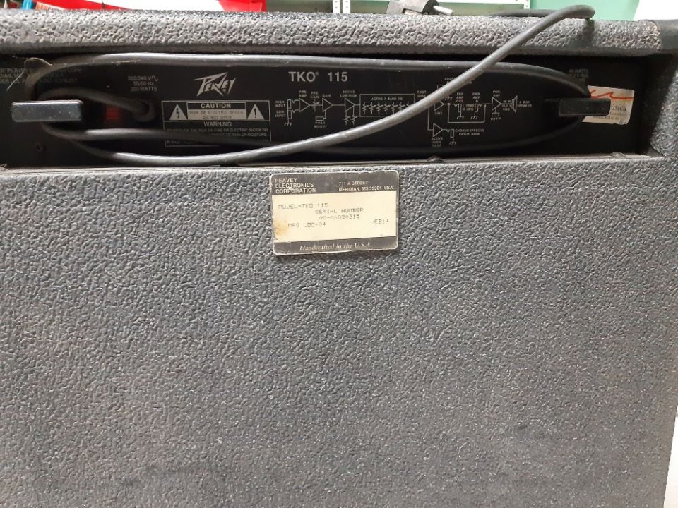 Amplificador Bajo PEAVY TKO-115 Scorpion Equipped