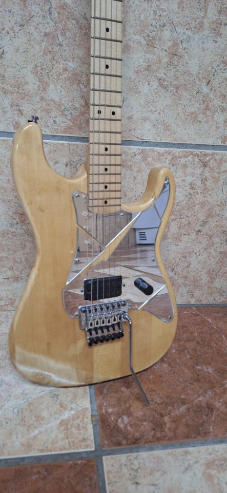 Charvel Viviam Campbell de segunda mano · Foto 3 de 10 · Guadalajara · 800 €