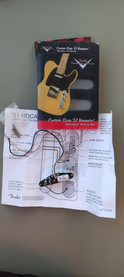Pastilla Fender Custom Shop '51 Nocaster - Alnico 3 de segunda mano · Foto 1 de 4 · Madrid · 65 €