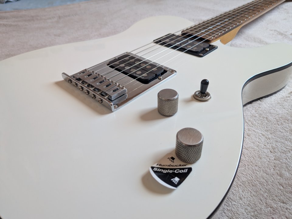 Schecter PT Standard (made in Korea) Gloss White de segunda mano · Foto 3 de 7 · Barcelona · 355 €