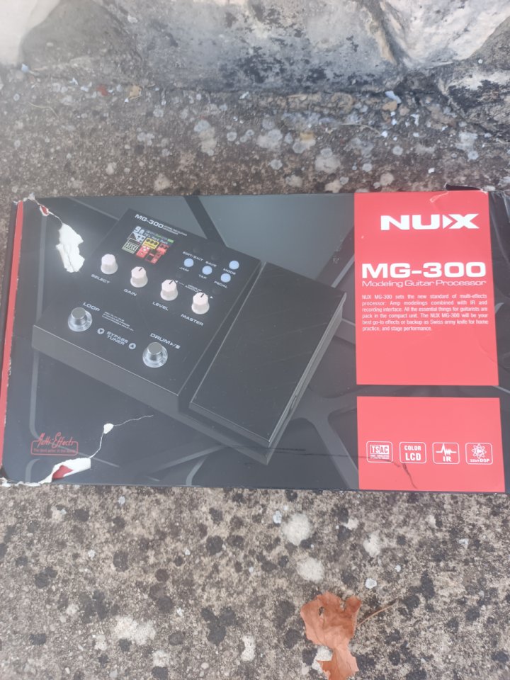 Pedalera guitarra electrica + looper de segunda mano · Foto 1 de 4 · Madrid · 110 €