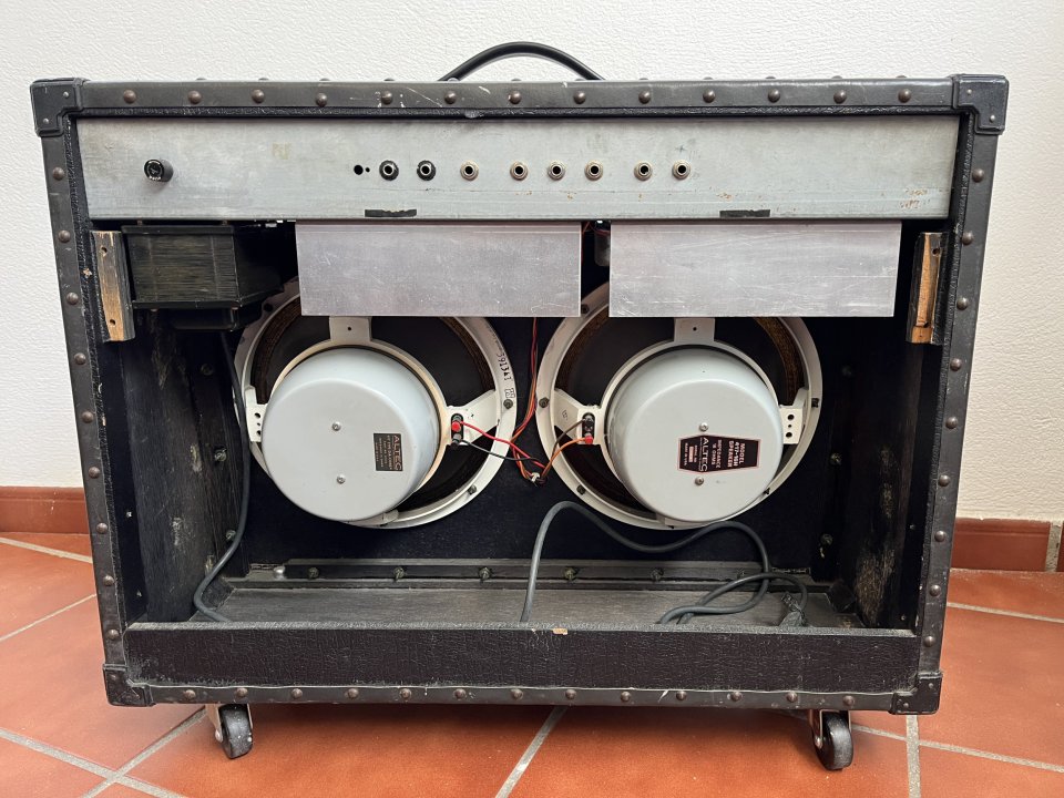 Roland Jazz Chorus JC-120