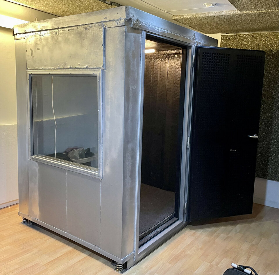 Vendo o cambio cabina insonorizada de grabación, locución, Acústica Integral 100€ (negociables)