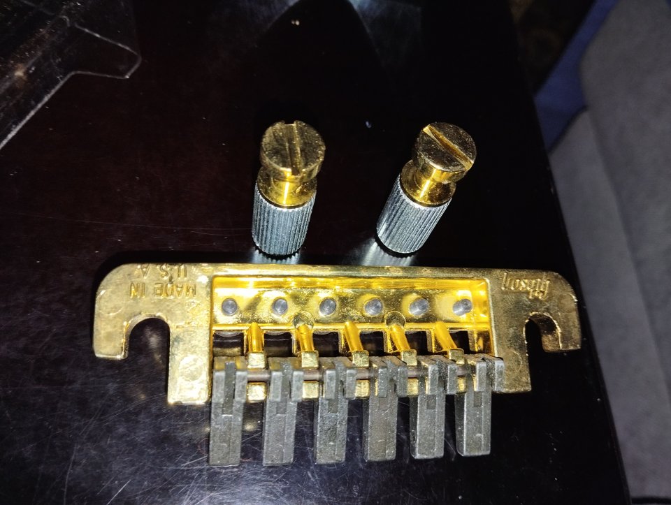 Puente: "Gibson con mini tuners"!