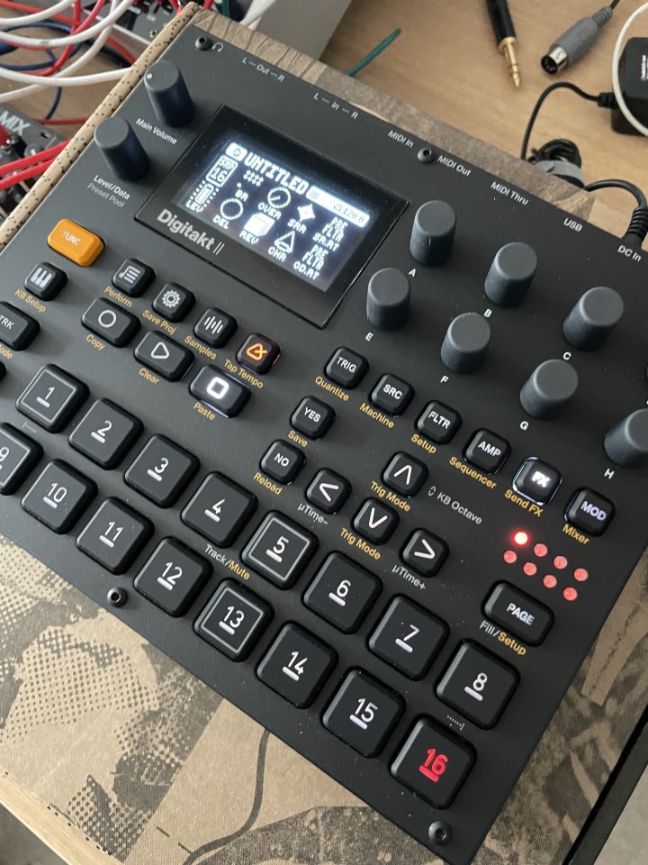 Elektron Digitakt 2 NUEVA!!