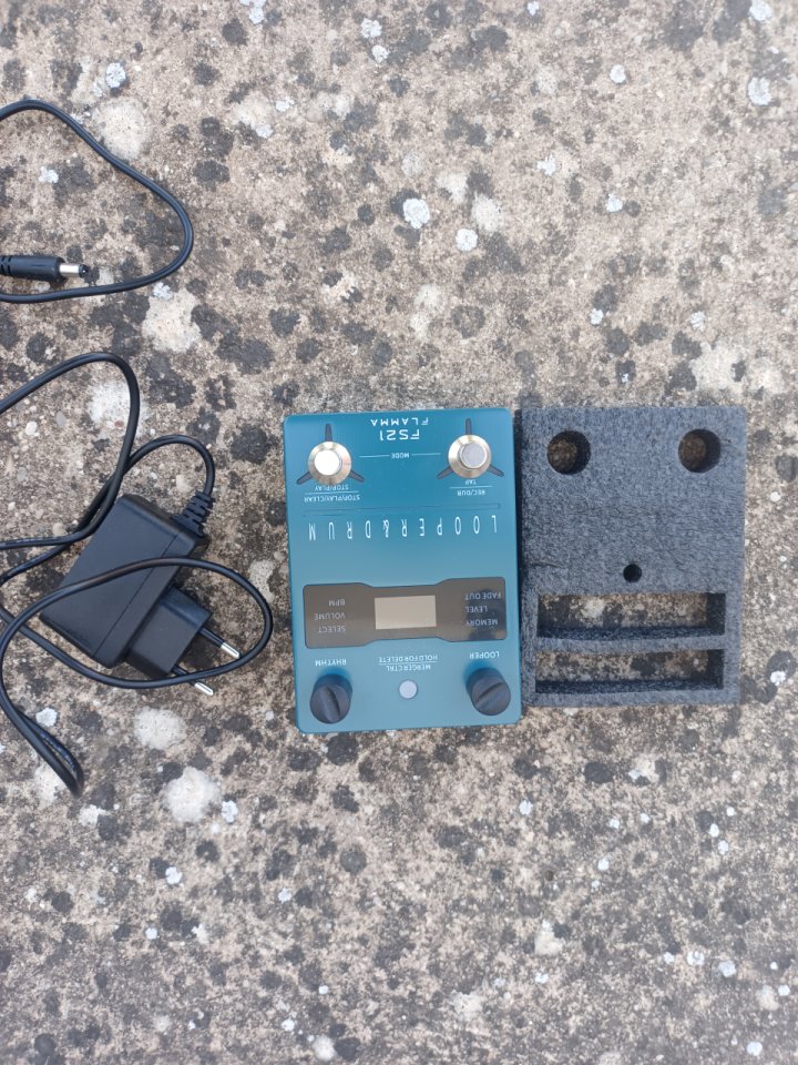 Pedalera guitarra electrica + looper de segunda mano · Foto 4 de 4 · Madrid · 110 €