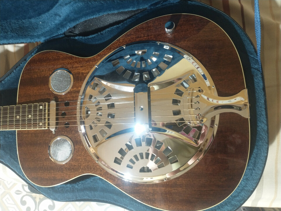 Dobro Regal RD40 Roundneck