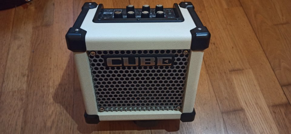 Roland Micro Cube GX White