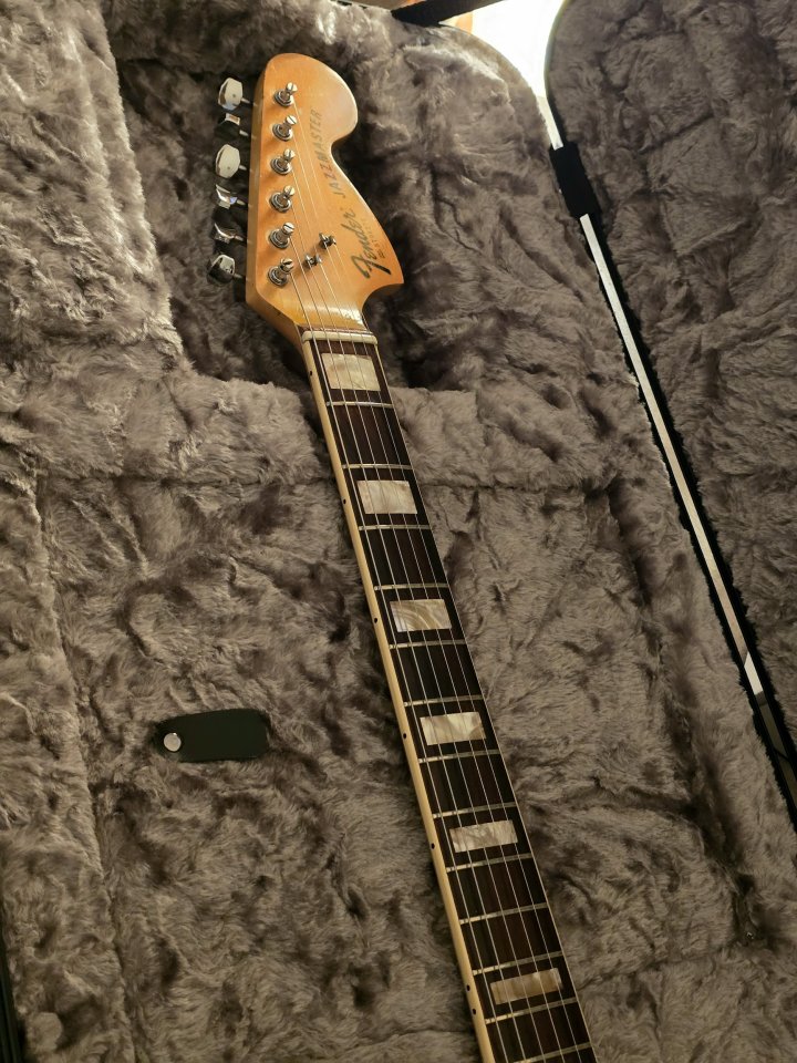 Fender Jazzmaster 1977 de segunda mano · Foto 4 de 5 · Málaga · 2100 €