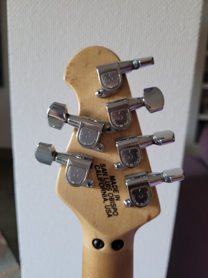 Music Man Silhoutte 1993 de segunda mano · Foto 4 de 10 · Madrid · 1600 €