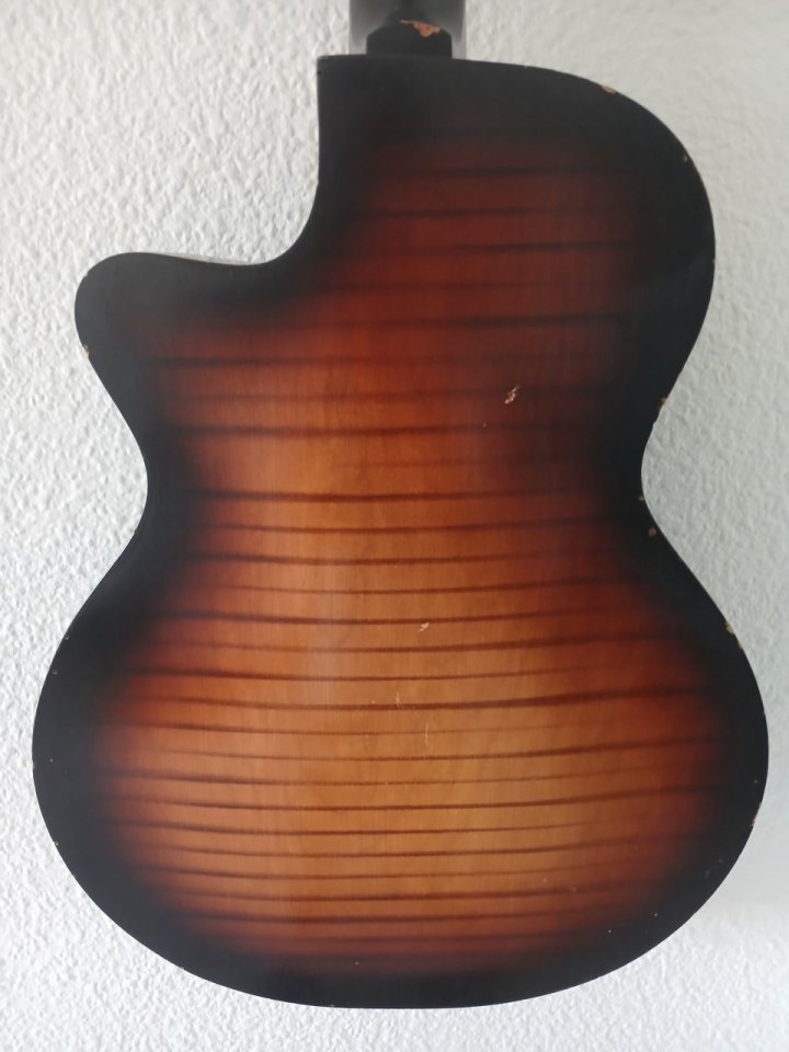 Egmond George Harrison 1956 con pastilla, Guitarra de colección.