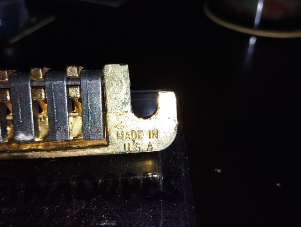 Puente: "Gibson con mini tuners"!