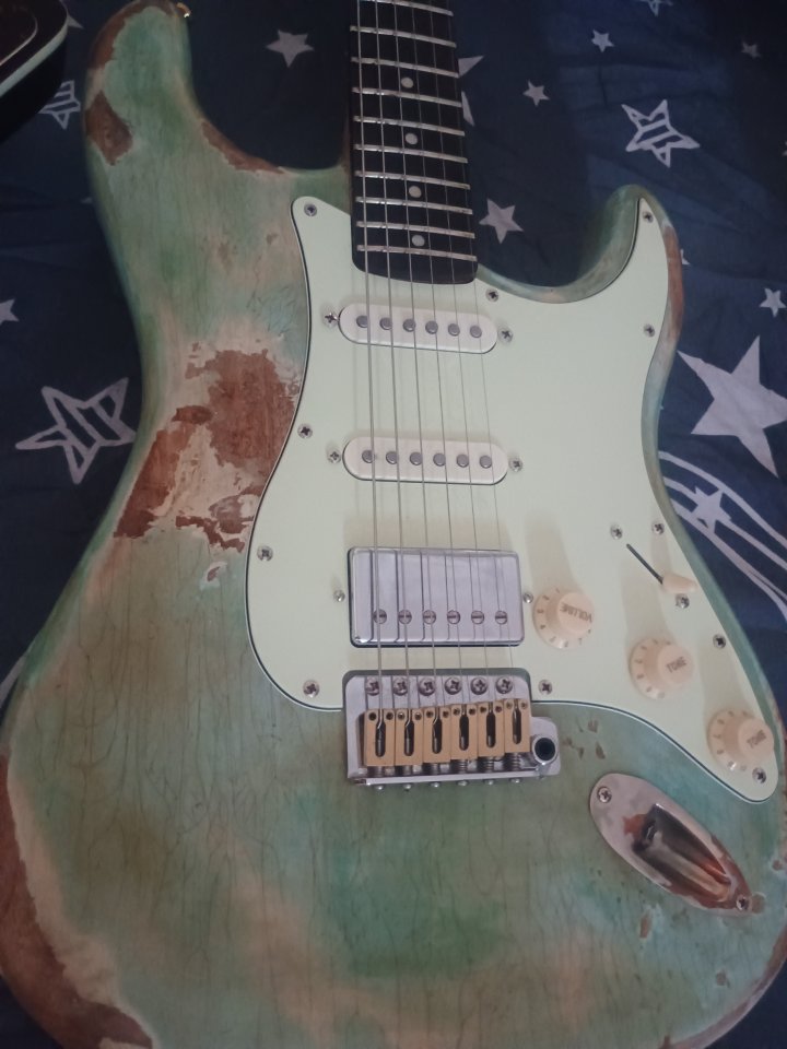 Stratocaster Layla Guitars / CAMBIO de segunda mano · Foto 8 de 10 · Barcelona · 1200 €
