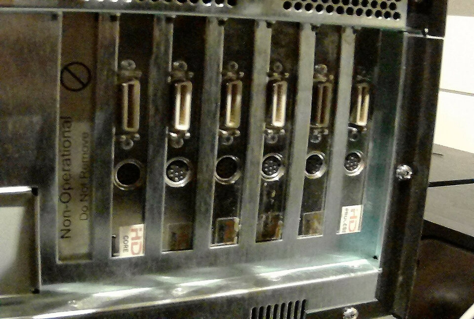 Pro Tools HD6 (x6 Tarjetas) + Magma Expansion PE6R4-i + 2x 192 I/O (1 Analog+1 Digital) + SYNC I/O