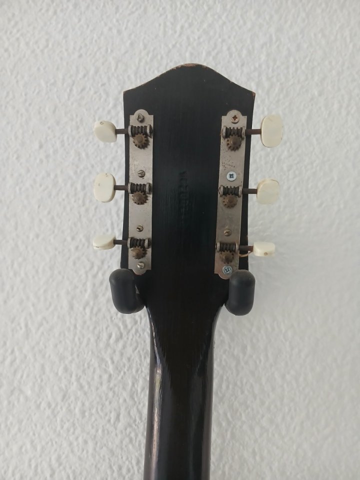 Egmond George Harrison 1956 con pastilla, Guitarra de colección.