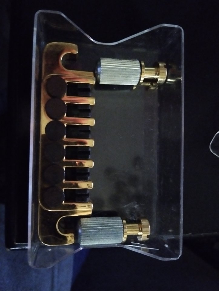 Puente: "Gibson con mini tuners"!