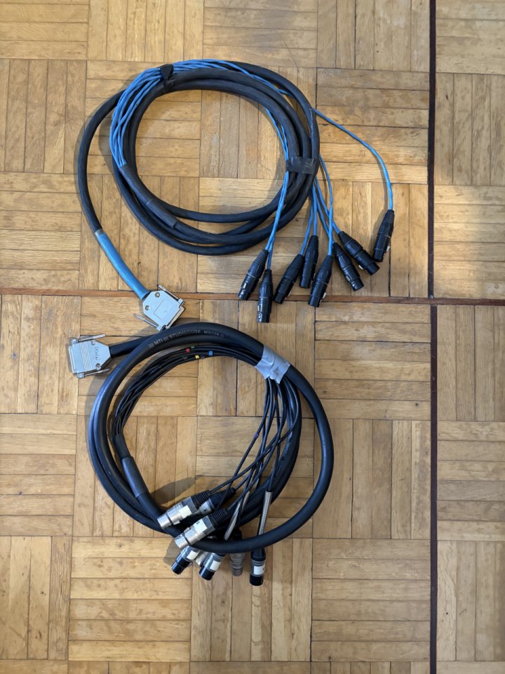 Mangueras Avid y MusicStore XLR SUB-D de segunda mano · Madrid · 135 €