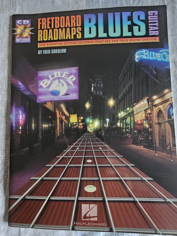 Fretboard Roadmaps - Blues Guitar: The Essential Guitar Patterns