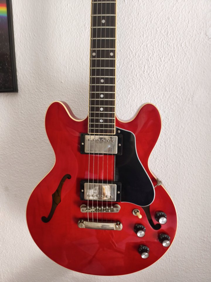 Gibson 339 60s Cherry 2022 de segunda mano · Foto 1 de 10 · Málaga · 2000 €