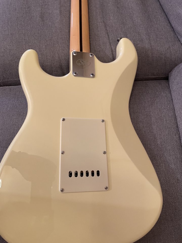 SX ST62 Stratocaster Vintage White de segunda mano · Foto 4 de 10 · Madrid · 150 €