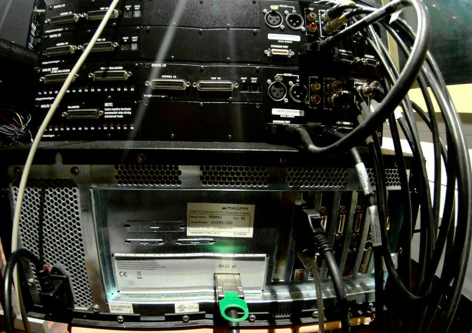 Pro Tools HD6 (x6 Tarjetas) + Magma Expansion PE6R4-i + 2x 192 I/O (1 Analog+1 Digital) + SYNC I/O