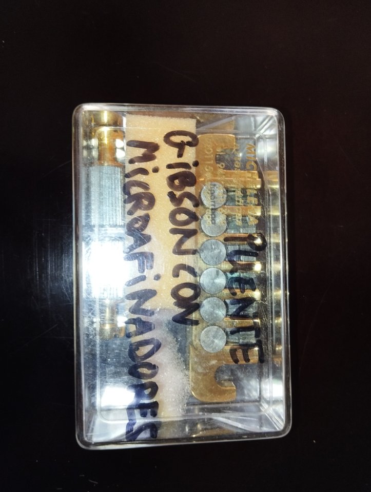 Puente: "Gibson con mini tuners"!