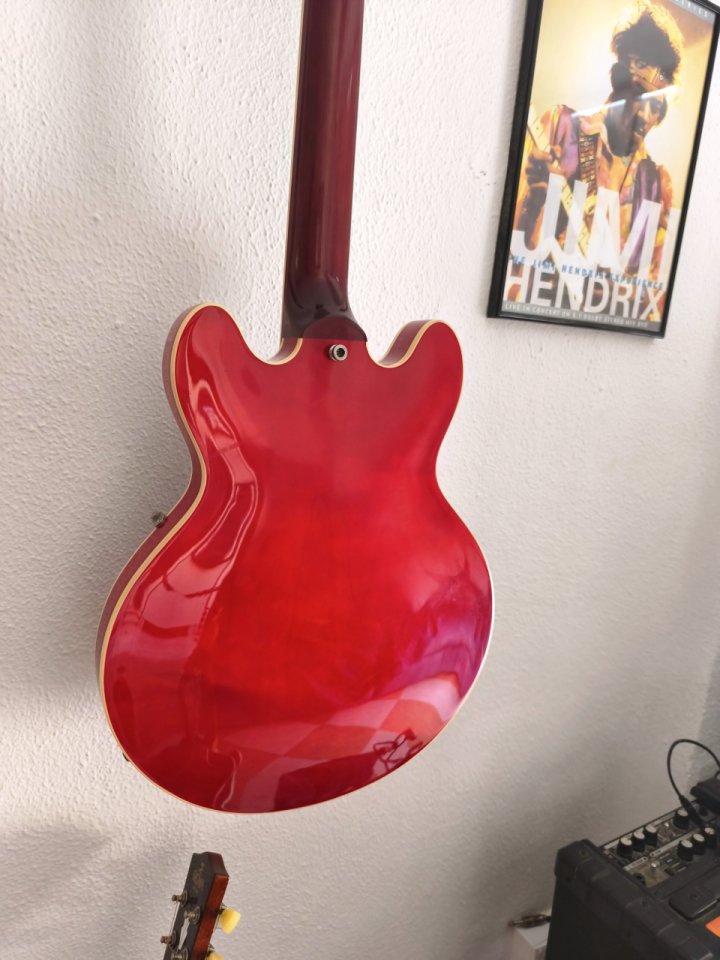Gibson 339 60s Cherry 2022 de segunda mano · Foto 4 de 10 · Málaga · 2000 €