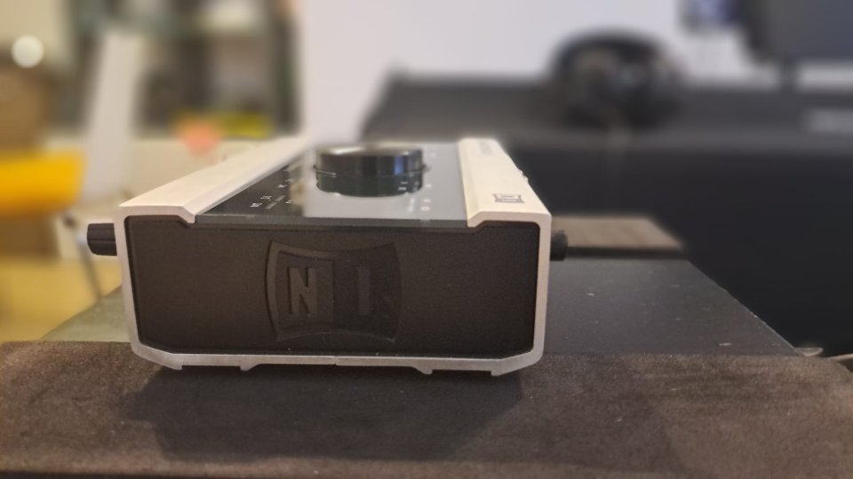 Vendo Native Instruments Komplete Audio 6 Interfaz de audio USB. Impecable. de segunda mano · Foto 4 de 4 · Madrid · 120 €