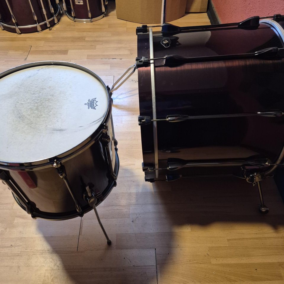 Batería TAMA Superstar Hyperdrive 24" 12" 16" de segunda mano · Foto 7 de 8 · Cantabria · 750 €