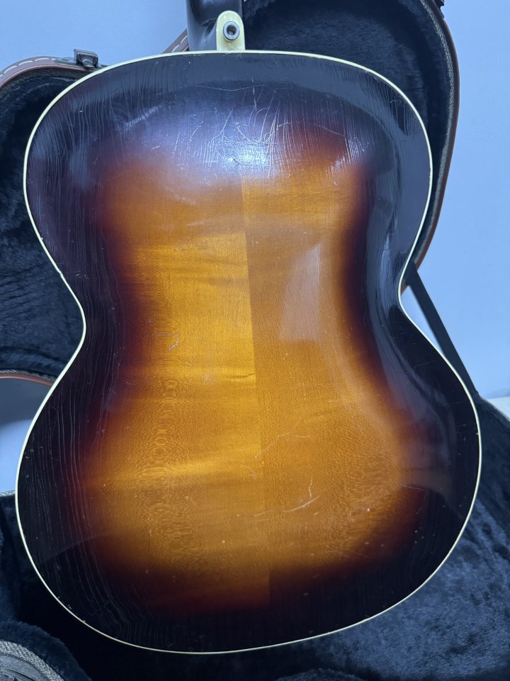 Guitarra archtop Hoyer de segunda mano · Foto 2 de 7 · Alicante · 600 €