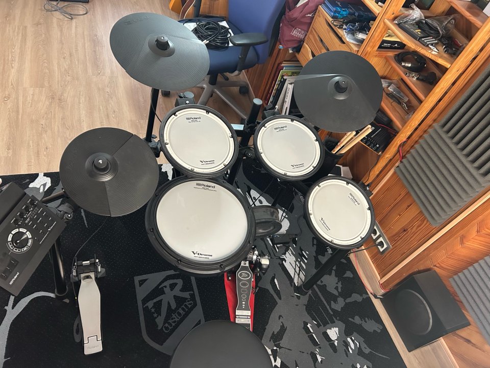 Set completo Roland TD-17KV de segunda mano · Foto 3 de 10 · Valencia · 1100 €