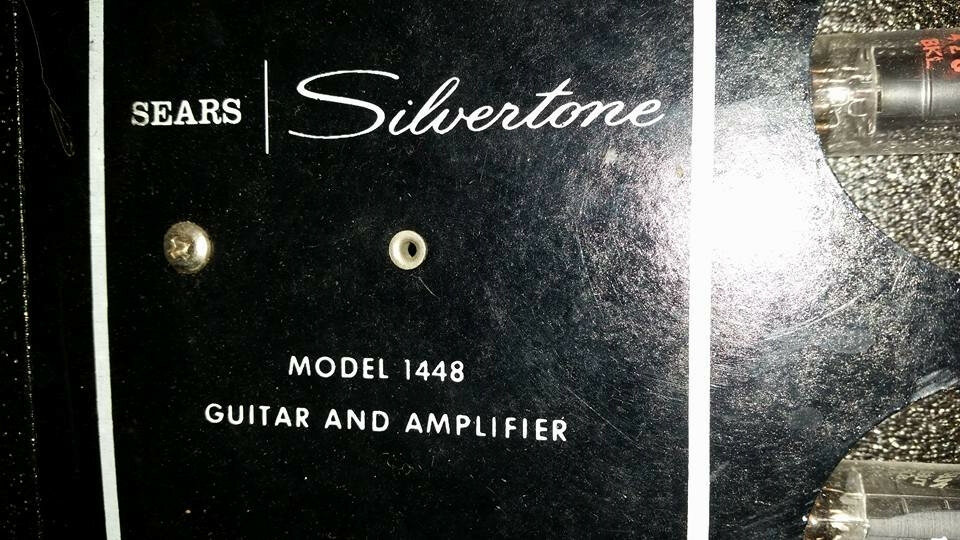 Silvertone 1448 , Amp in Case, lipstick, año 1.962, autentica !