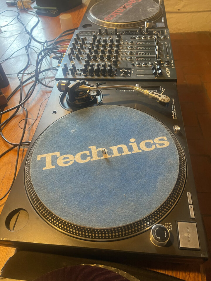 TECHNICS 1210 mk5 de segunda mano · Foto 2 de 4 · Girona · 1500 €