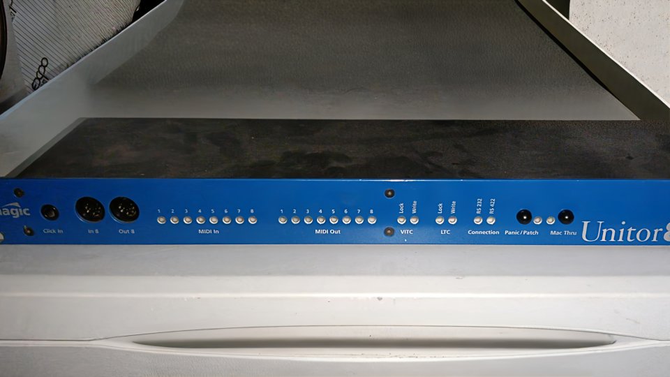Interface Midi Emagic Unitor 8 de segunda mano · Foto 1 de 3 · Madrid · 40 €