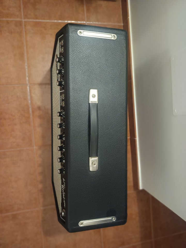 Fender Deluxe Reverb Reissue' 65 de segunda mano · Foto 3 de 6 · Málaga · 1500 €