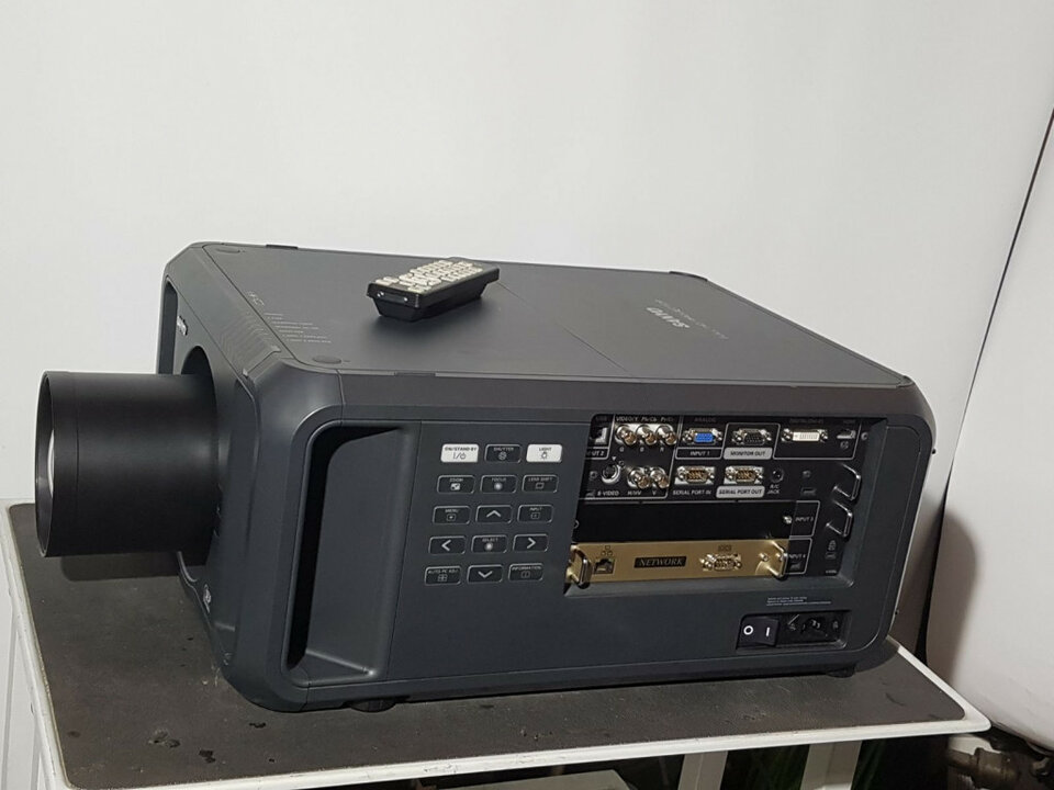 Proyector Sanyo PDG-DHT 100 + Lamparas Nuevas