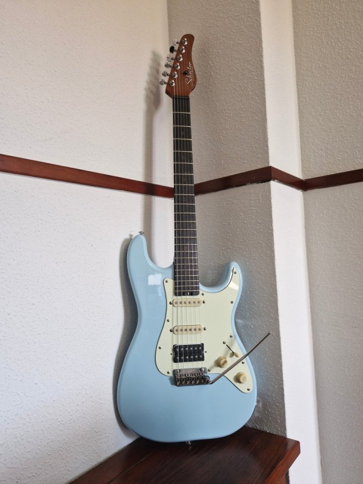 Schecter Nick Johnston Vegatrem