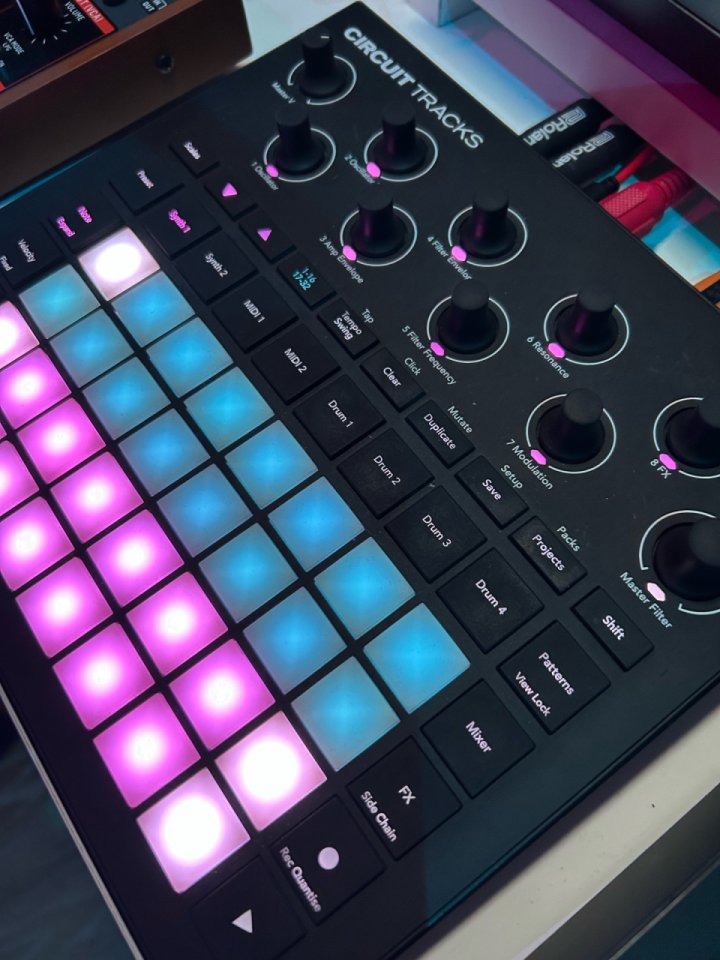 Novation Circuit Tracks de segunda mano · Foto 2 de 4 · Barcelona · 250 €