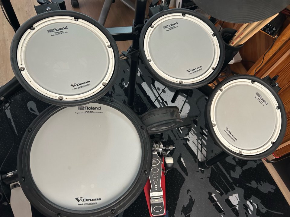 Set completo Roland TD-17KV de segunda mano · Foto 4 de 10 · Valencia · 1100 €