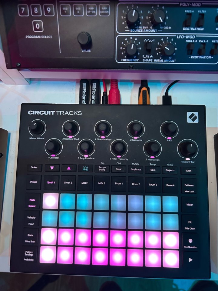 Novation Circuit Tracks de segunda mano · Foto 3 de 4 · Barcelona · 250 €