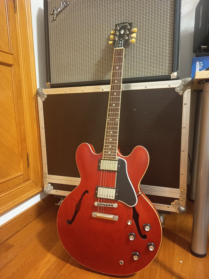 OCASIÓN - Gibson ES-335 Satin IMPECABLE de segunda mano · Foto 1 de 7 · Zaragoza · 1750 €