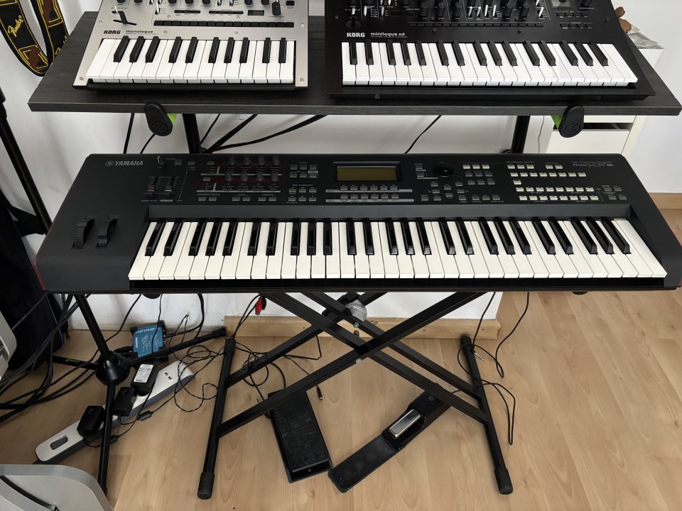 YAMAHA MOXF6