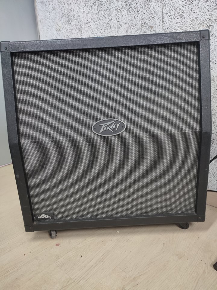 Pantalla Peavey ValveKing 4x12 de segunda mano · Foto 2 de 4 · Castellón · 229 €