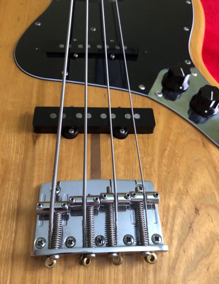 Bajo Fender Jazz Bass RI 75 Japan 1994 de segunda mano · Foto 3 de 10 · Madrid · 1250 €