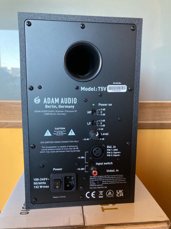 Monitores Adam Audio T5V de segunda mano · Foto 2 de 7 · A Coruña · 250 €